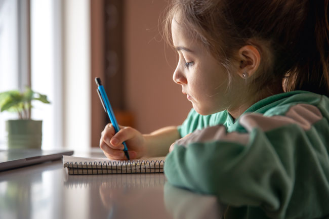 quelles solutions pour les douleur des enfants à l'écriture