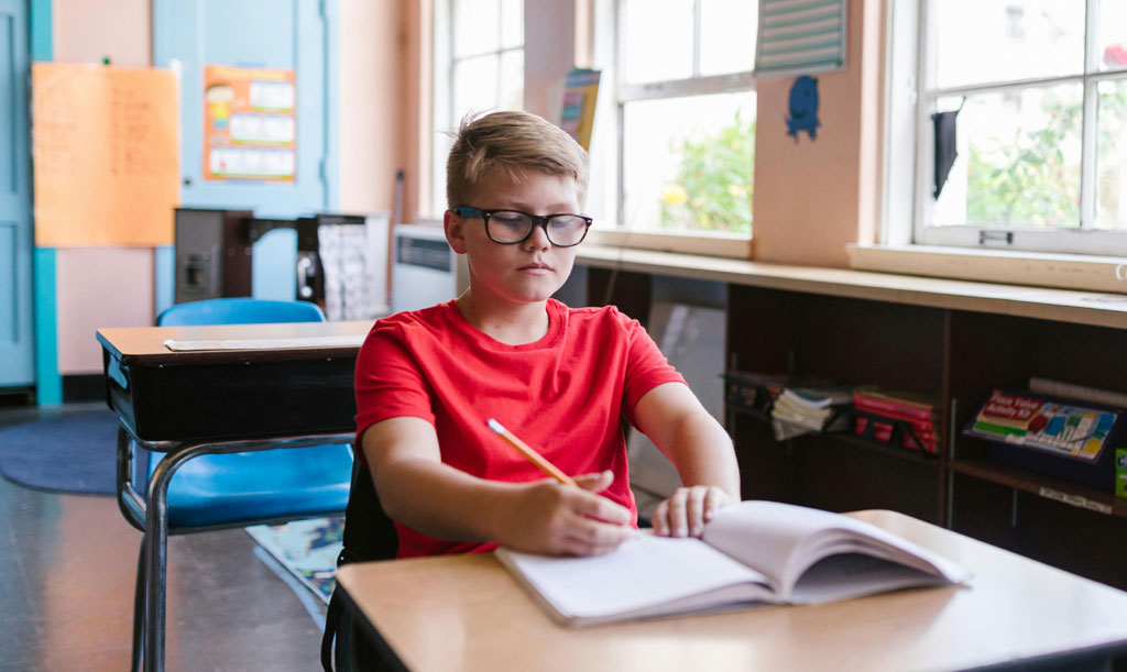 La rééducation de l'écriture du collège au lycée pour les enfants